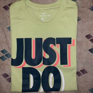 Nike T-shirt